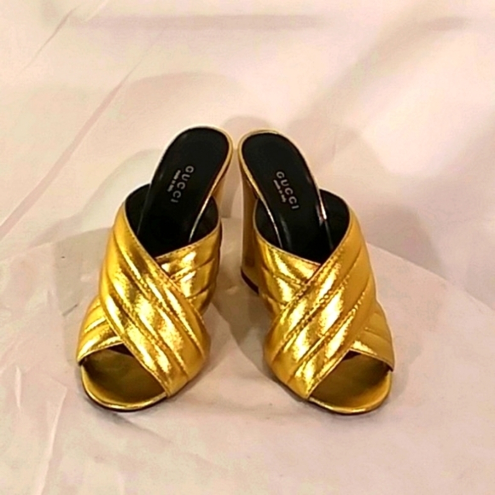 🔥🔥Like New Gucci Gold Leather Open Toe Heels